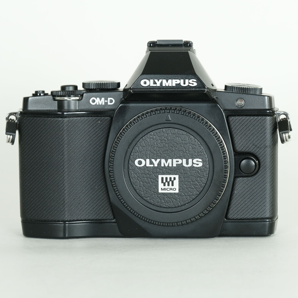 OLYMPUS OM-D E-M5 ボディ 中古価格比較 - 価格.com