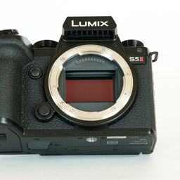 Panasonic LUMIX S5II DC-S5M2