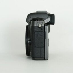 Canon EOS M5 Canon EOS M5