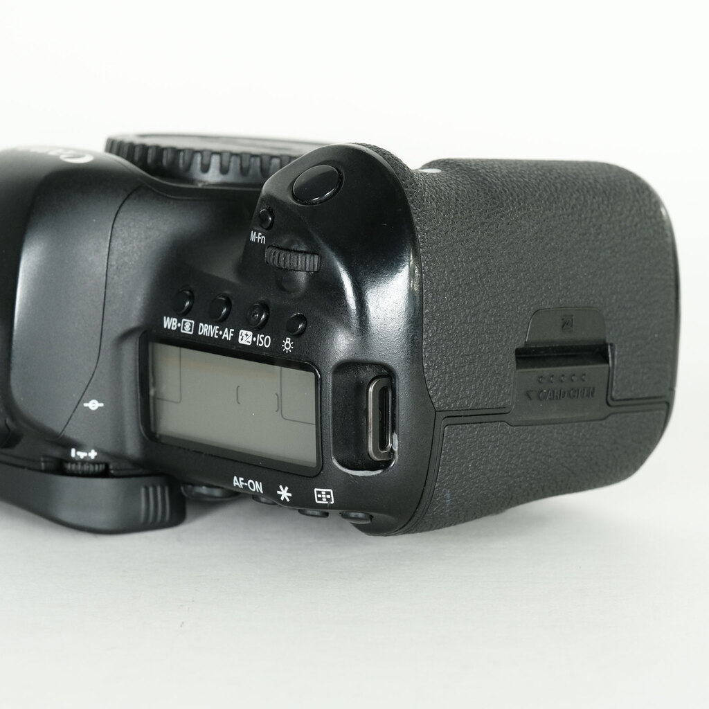 Canon EOS 5D Mark IV