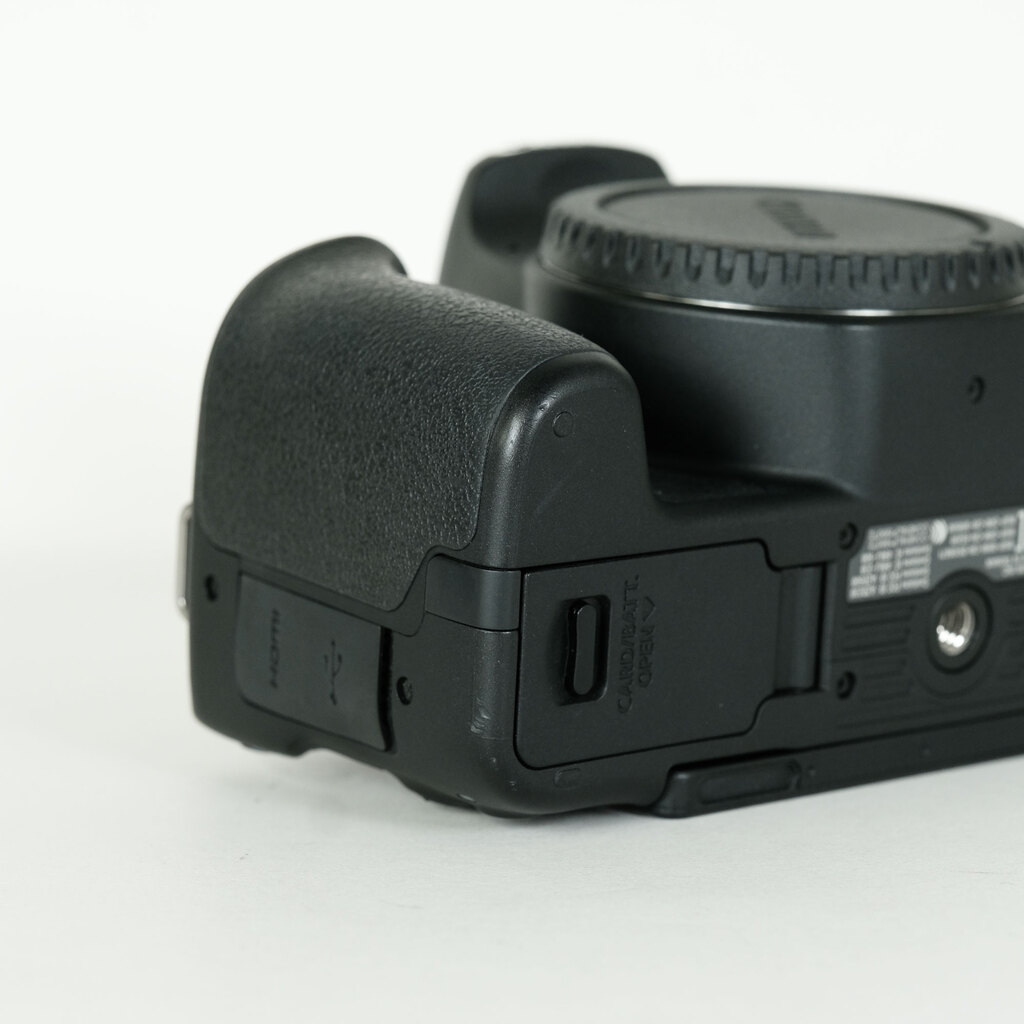 Canon EOS Kiss X9の出品 | ONE SCENE（ワンシーン）