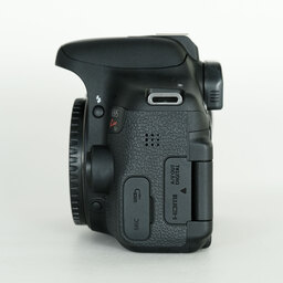 Canon EOS Kiss X8i