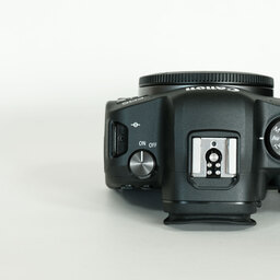 Canon EOS R6 Canon EOS R6