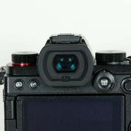 Panasonic LUMIX DC-S5 Panasonic LUMIX DC-S5