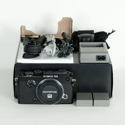 OLYMPUS PEN-F OLYMPUS PEN-F