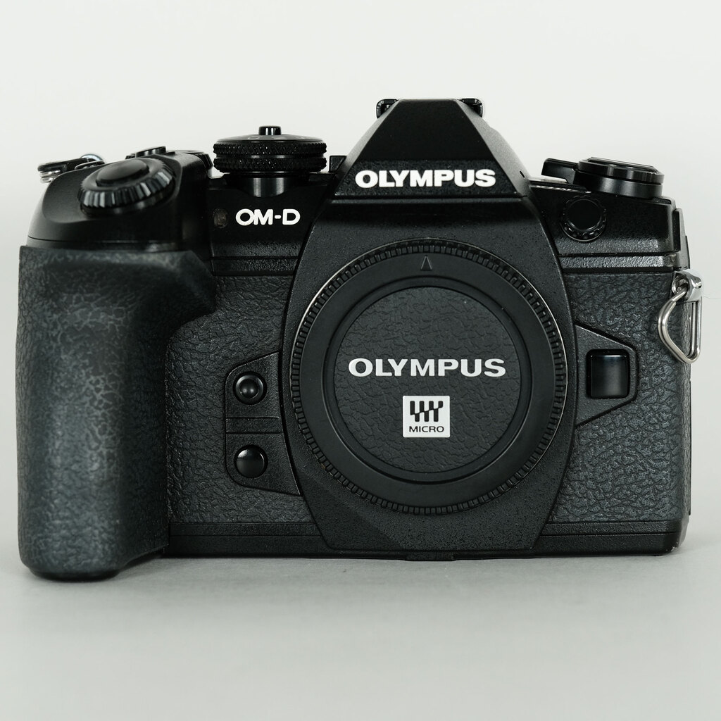 OLYMPUS OM-D E-M1 Mark II OLYMPUS OM-D E-M1 Mark II
