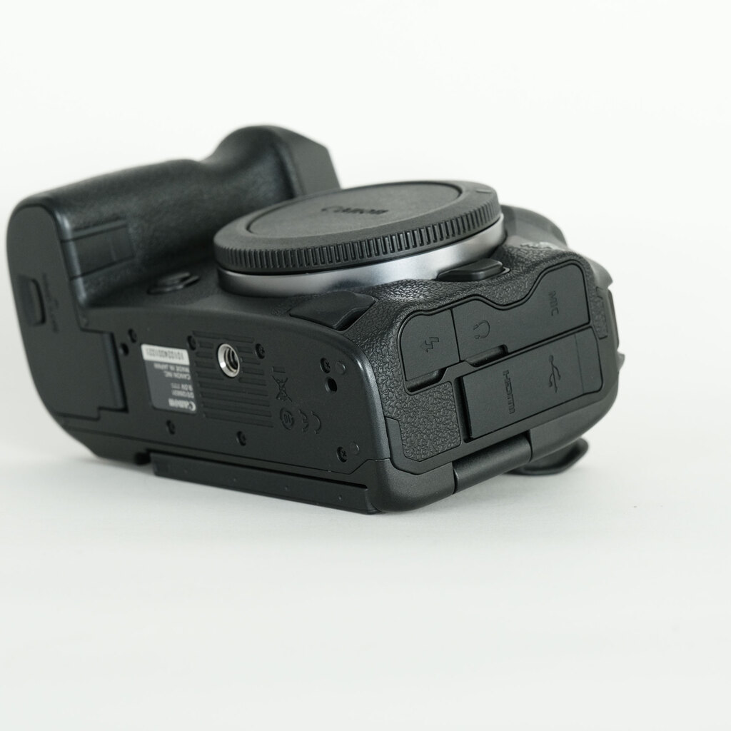 Canon EOS R5 Canon EOS R5