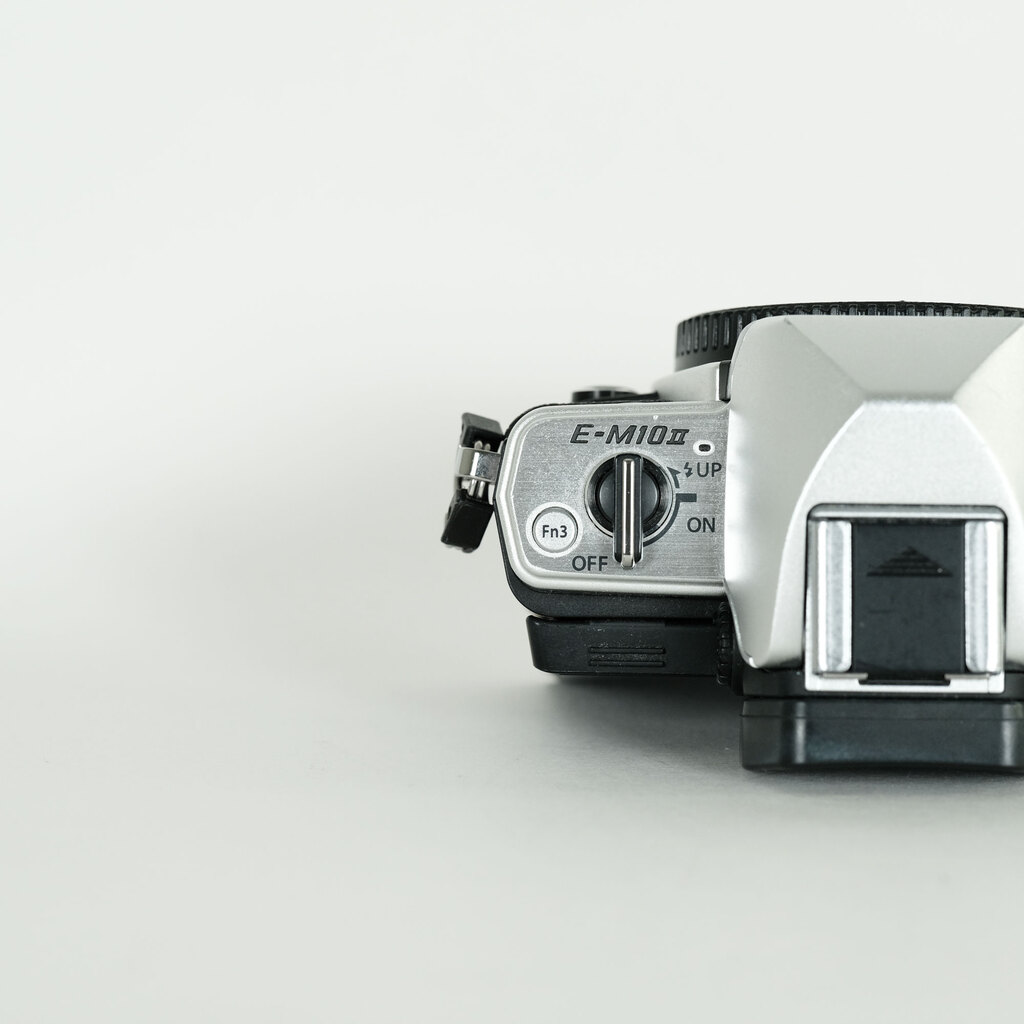 OLYMPUS OM-D E-M10 Mark II OLYMPUS OM-D E-M10 Mark II