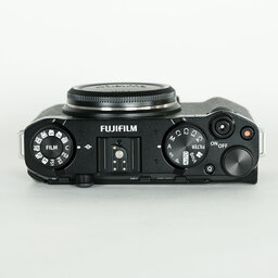FUJIFILM X-M5