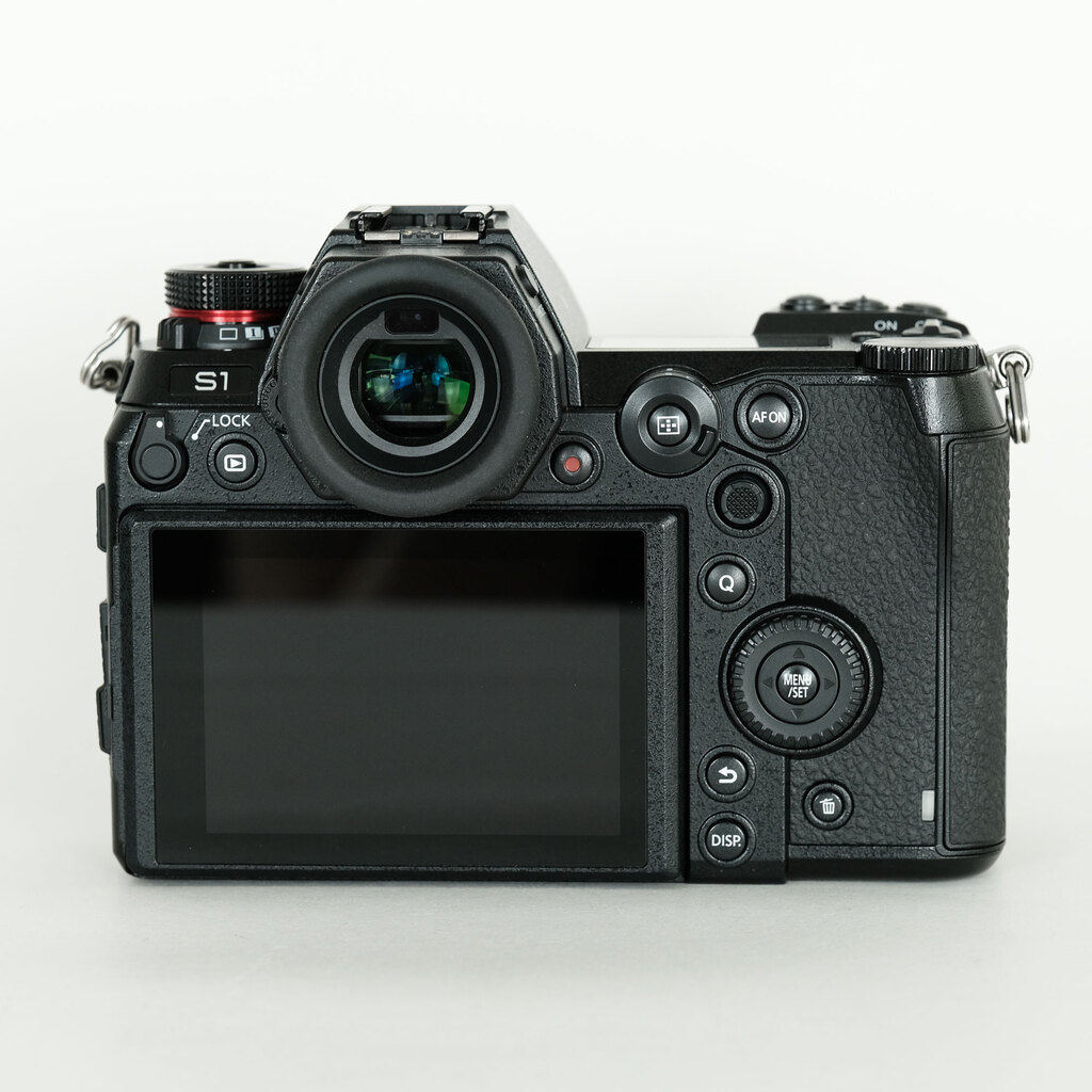 Panasonic LUMIX DC-S1 Panasonic LUMIX DC-S1