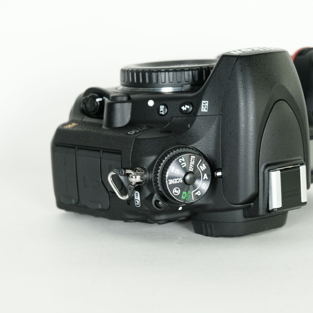 Nikon D750 (ジャンク) Nikon D750 デジタル一眼レフカメラ（ジャンク）