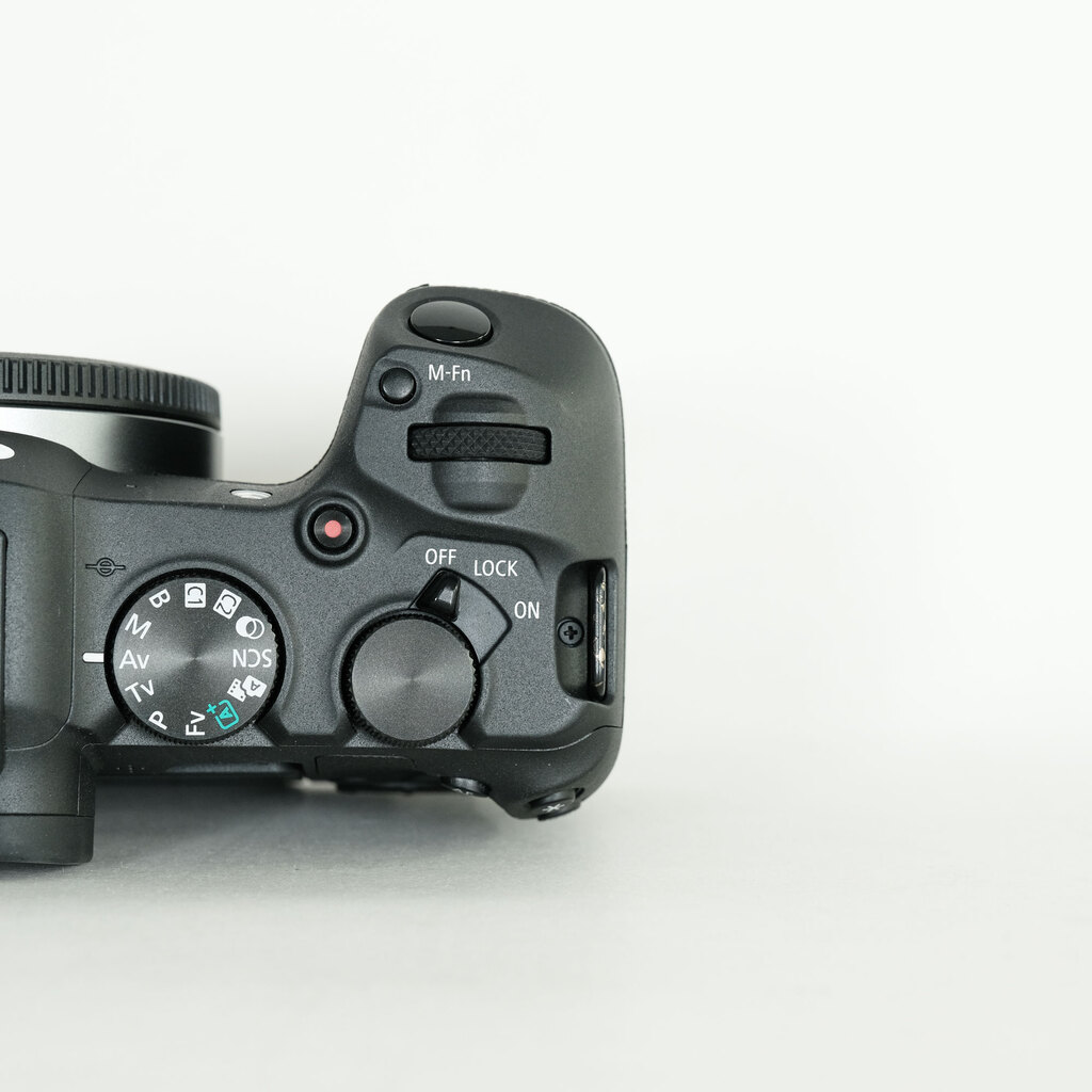 Canon EOS R8 Canon EOS R8