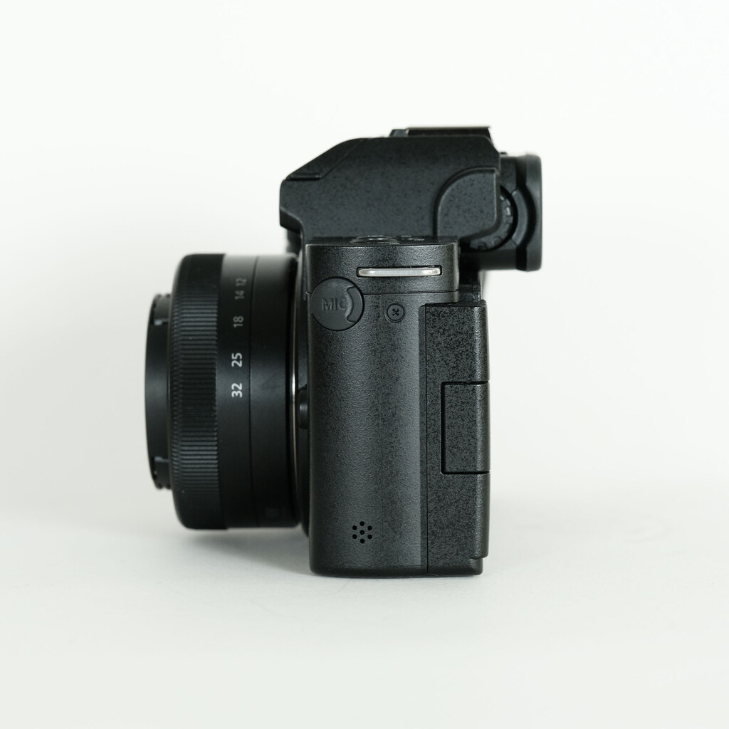 Panasonic LUMIX DC-G100V 標準ズームレンズ + トライポッドグリップキット Panasonic LUMIX DC-G100V 標準ズームレンズ + トライポッドグリップキット