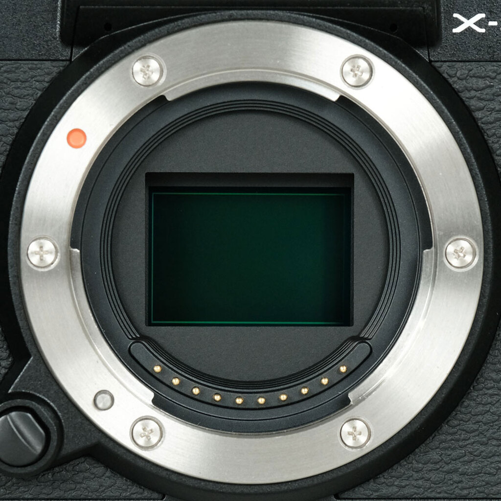 FUJIFILM X-S20