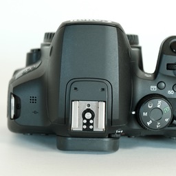 Canon EOS Kiss X10i
