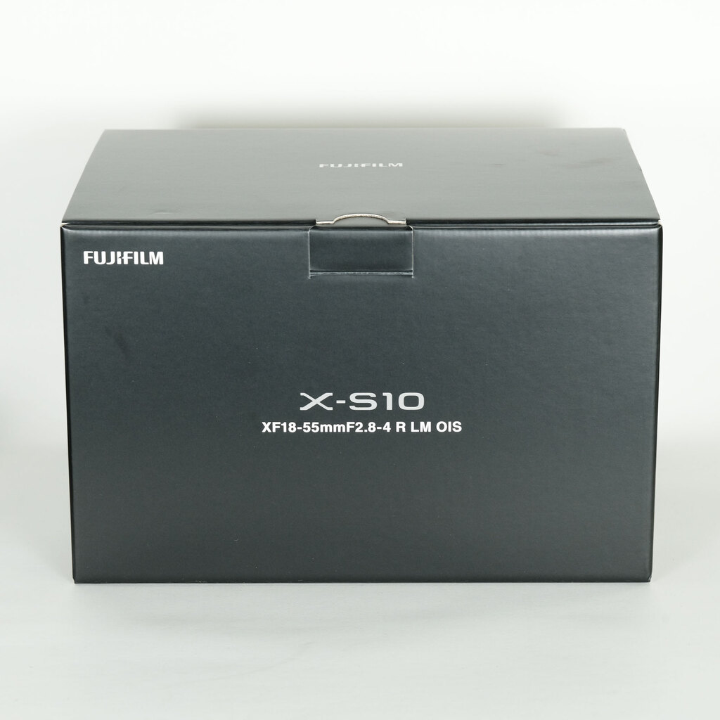 X-S10 ボディ 美品（箱あり） FUJIFILM X-S10の出品 | ONE SCENE（ワンシーン）
