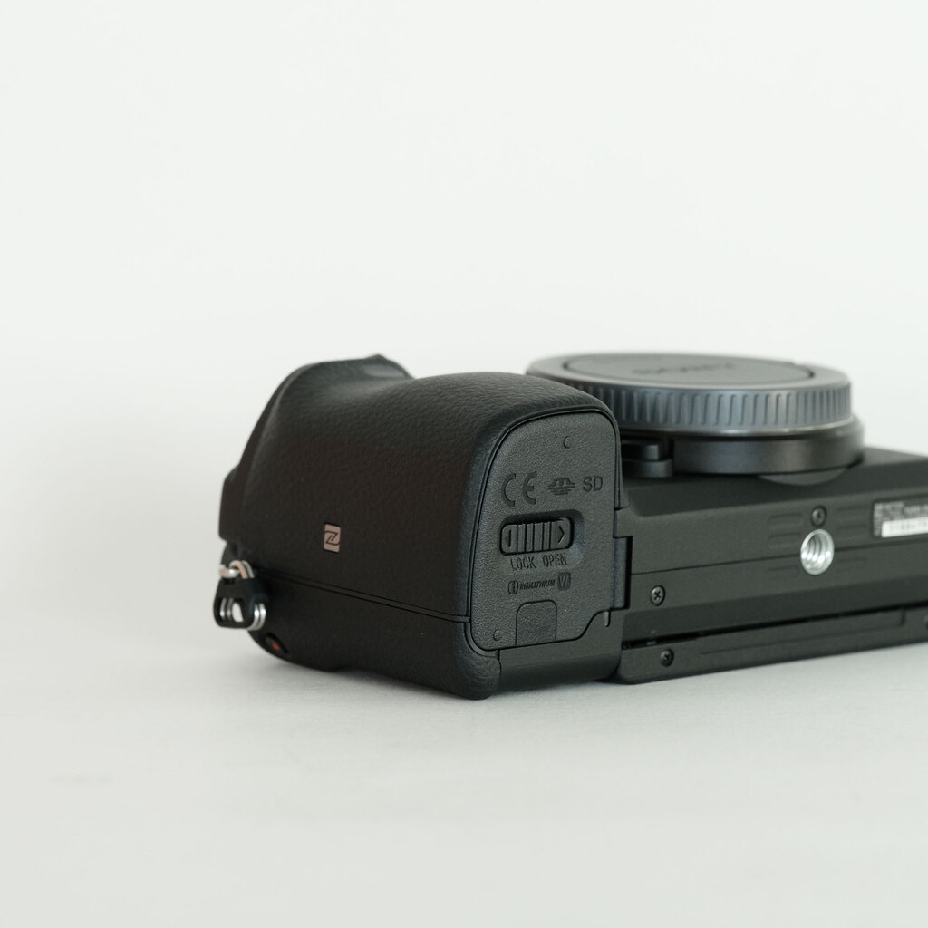 SONY α6400(ILCE-6400) SONY α6400(ILCE-6400)