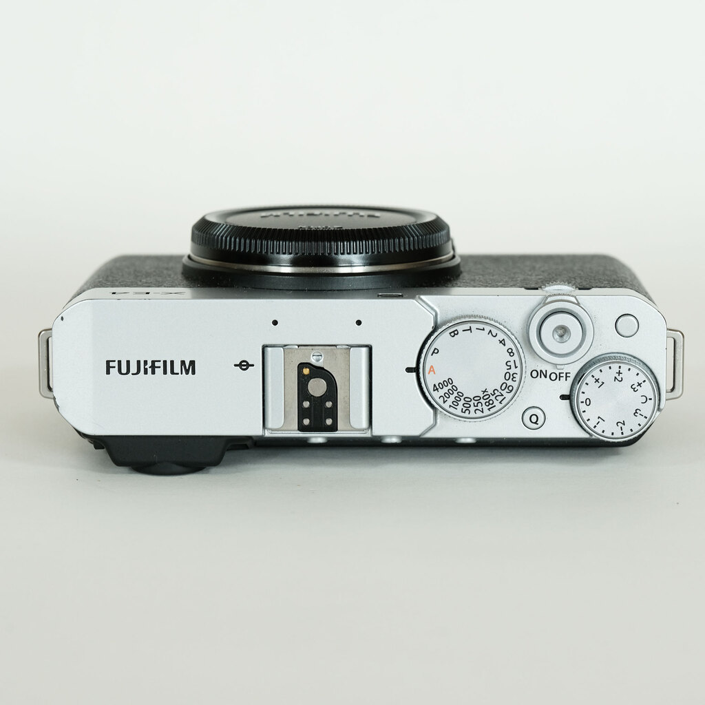FUJIFILM X-E4 FUJIFILM X-E4