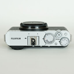 FUJIFILM X-E4 FUJIFILM X-E4