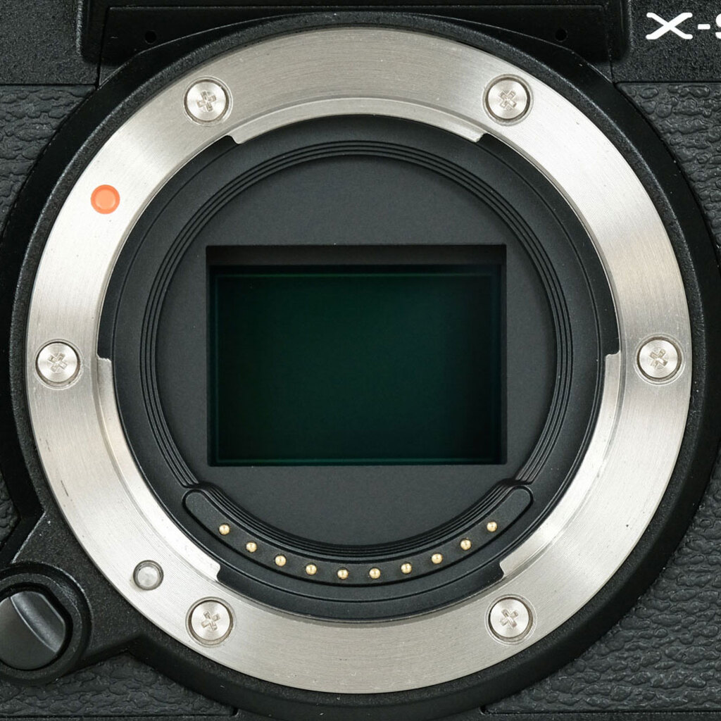 FUJIFILM X-S20