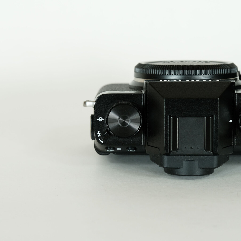 Fujifilm X-S10 美品 FUJIFILM X-S10の出品 | ONE SCENE（ワンシーン）