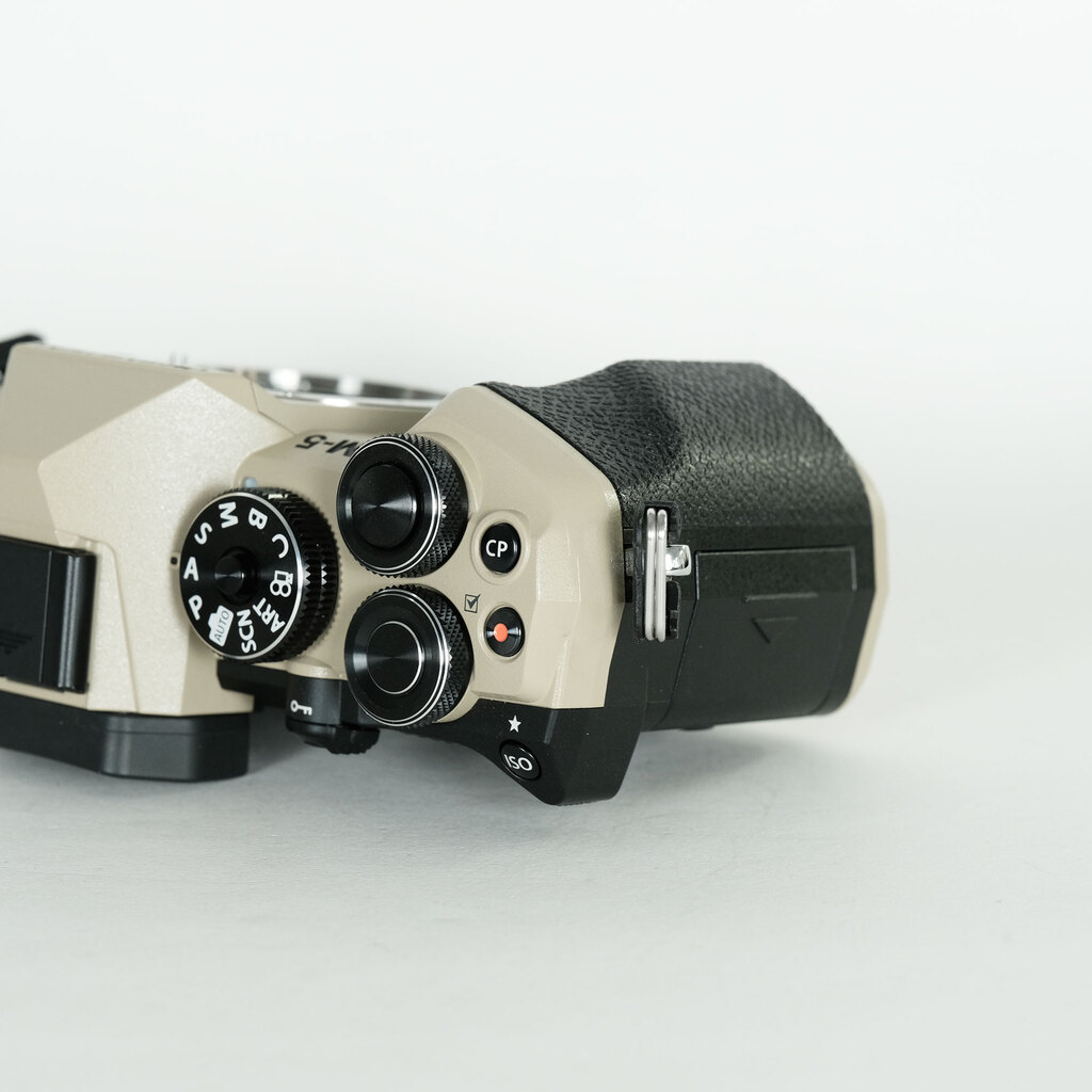 OM SYSTEM OM-5 Mark II ボディ サンドベージュ OM SYSTEM OM-5 Mark II ボディ サンドベージュ
