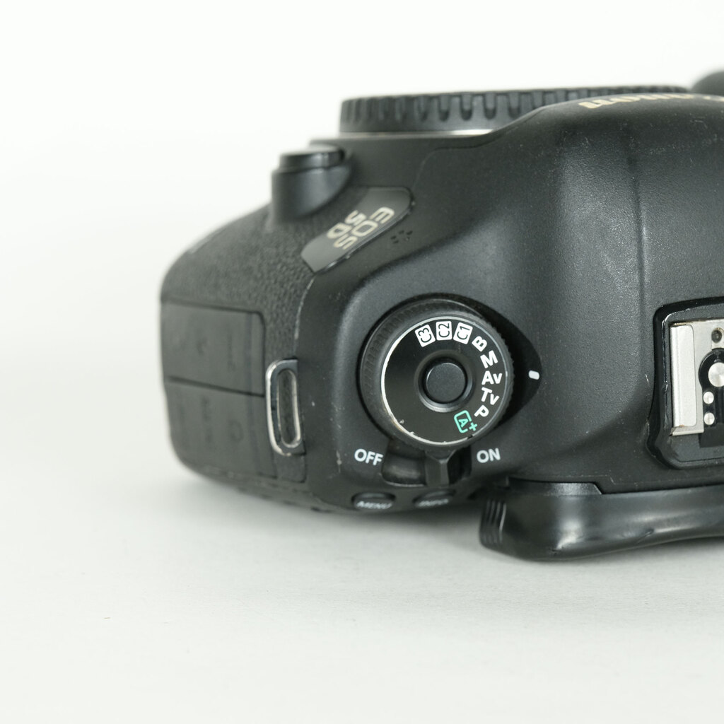 Canon EOS 5D Mark III Canon EOS 5D Mark III