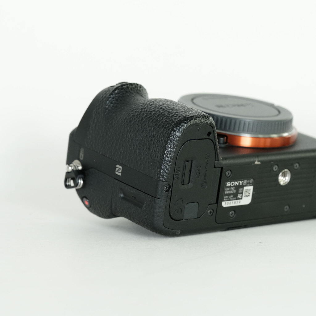 SONY α7 II(ILCE-7M2) SONY α7 II(ILCE-7M2)