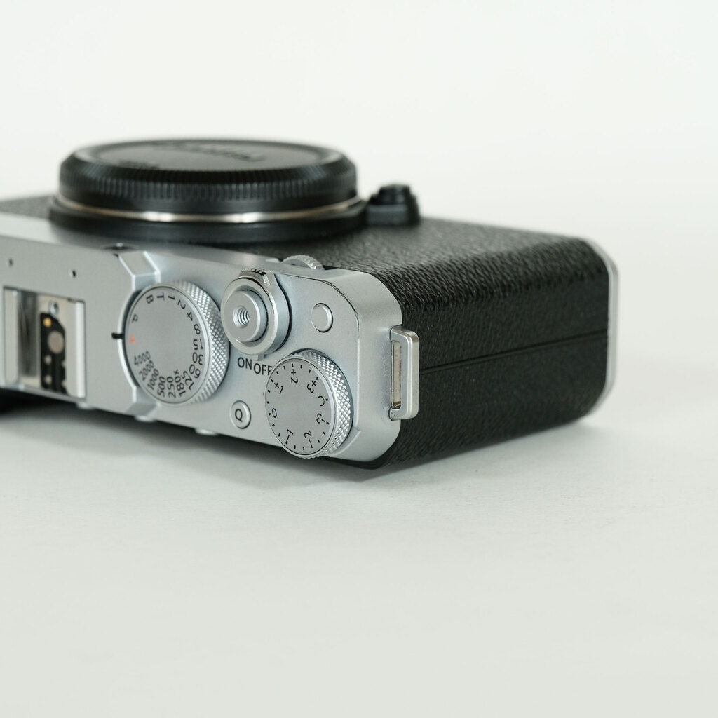 FUJIFILM X-E4 FUJIFILM X-E4