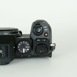 FUJIFILM X-S20