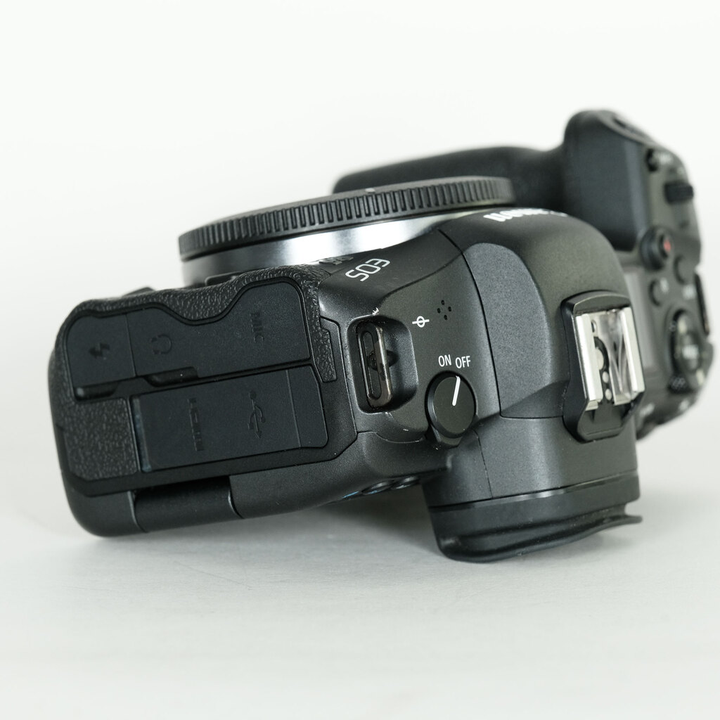 Canon EOS R5 Canon EOS R5