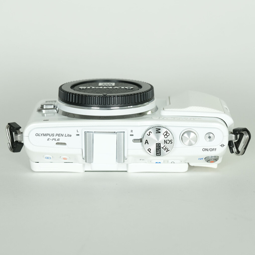 OLYMPUS PEN Lite E-PL6 ボディ ホワイト OLYMPUS PEN Lite E-PL6 ボディ ホワイト