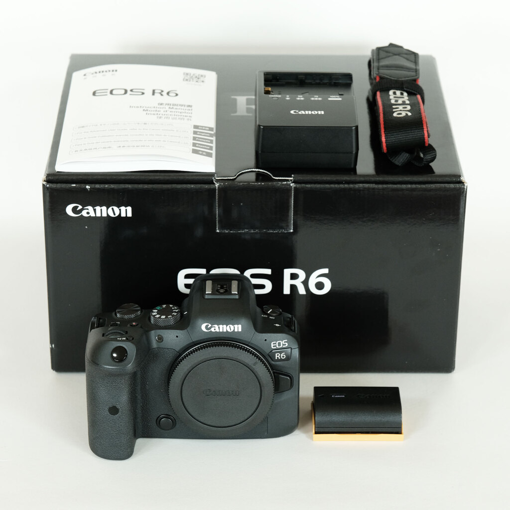 Canon EOS R6 Canon EOS R6