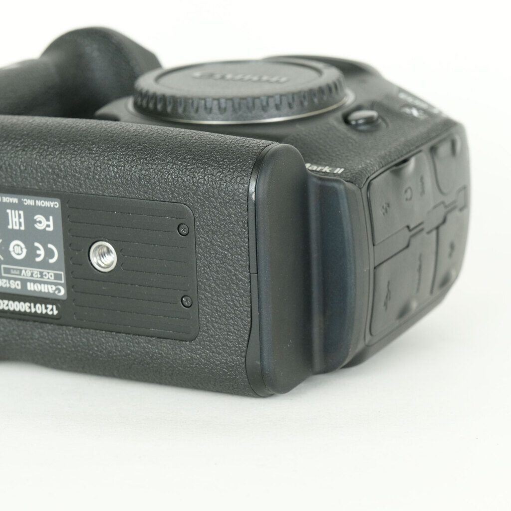 Canon EOS-1D X Mark II Canon EOS-1D X Mark II