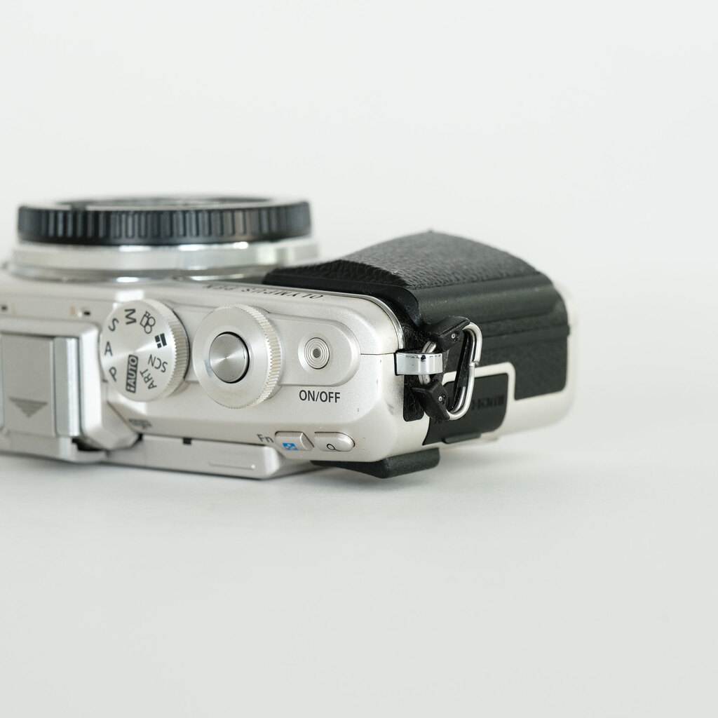 OLYMPUS PEN Lite E-PL7 ボディ シルバー OLYMPUS PEN Lite E-PL7 ボディ シルバー