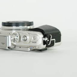 OLYMPUS PEN Lite E-PL7 ボディ シルバー OLYMPUS PEN Lite E-PL7 ボディ シルバー