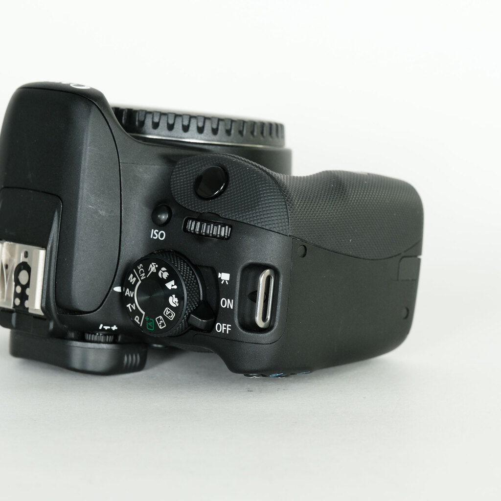 極上品◆Canon EOS Kiss X7 ボディ◆シャッター回数3182回のみ 極上品◇Canon EOS Kiss X7 ボディ◇シャッター回数3182回のみ