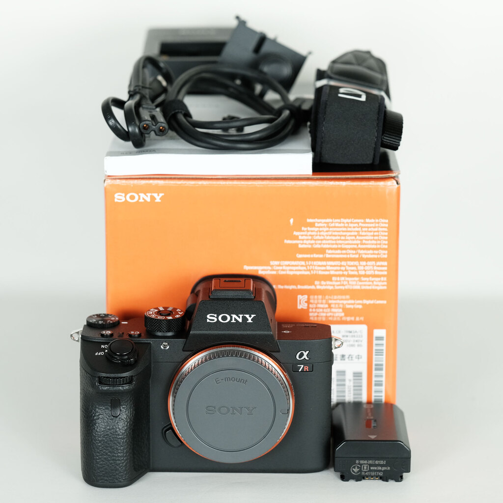 SONY α7RIII ボディ ILCE-7RM3A 【後期モデル 液晶下部にSONY