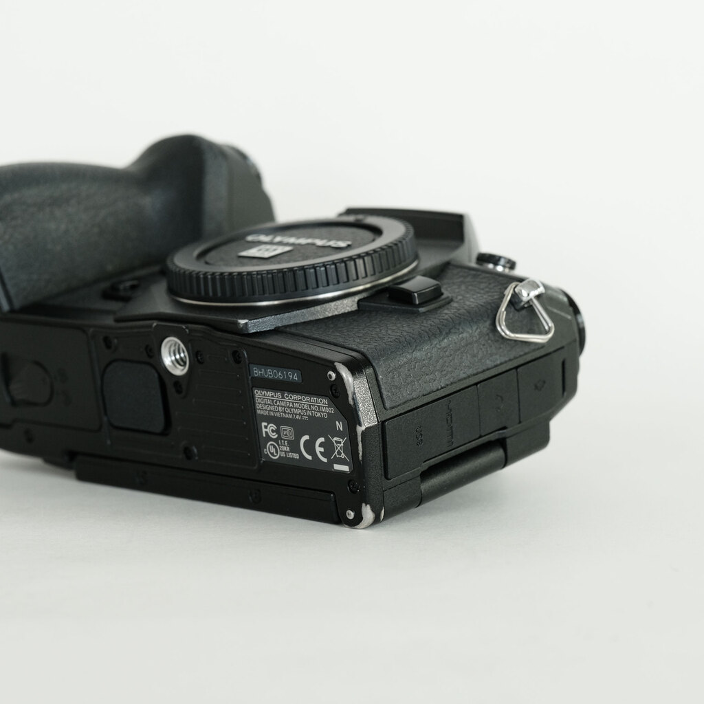 OLYMPUS OM-D E-M1 Mark II OLYMPUS OM-D E-M1 Mark II