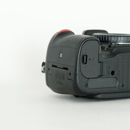 Nikon D7200 バッテリーパックキット Nikon D7200 バッテリーパックキット
