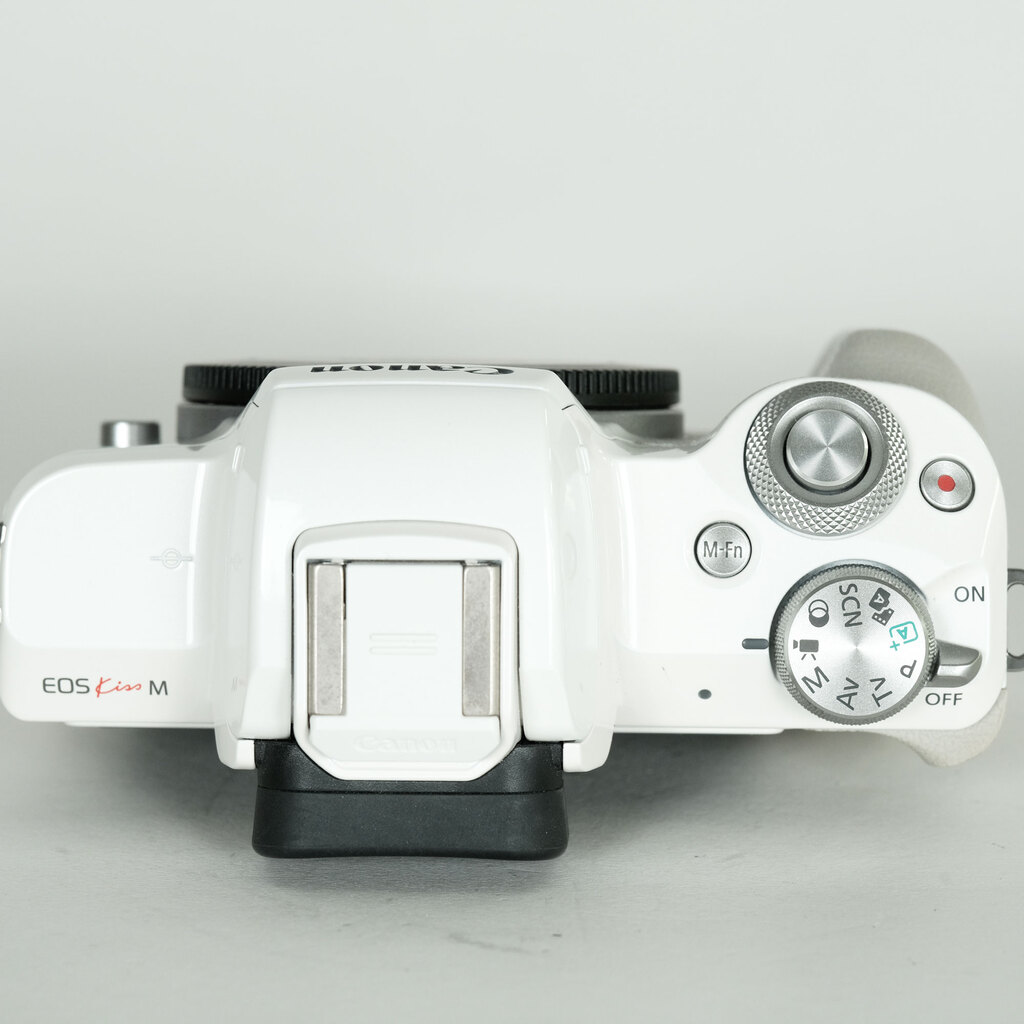 Canon EOS Kiss Mの出品 | ONE SCENE（ワンシーン）