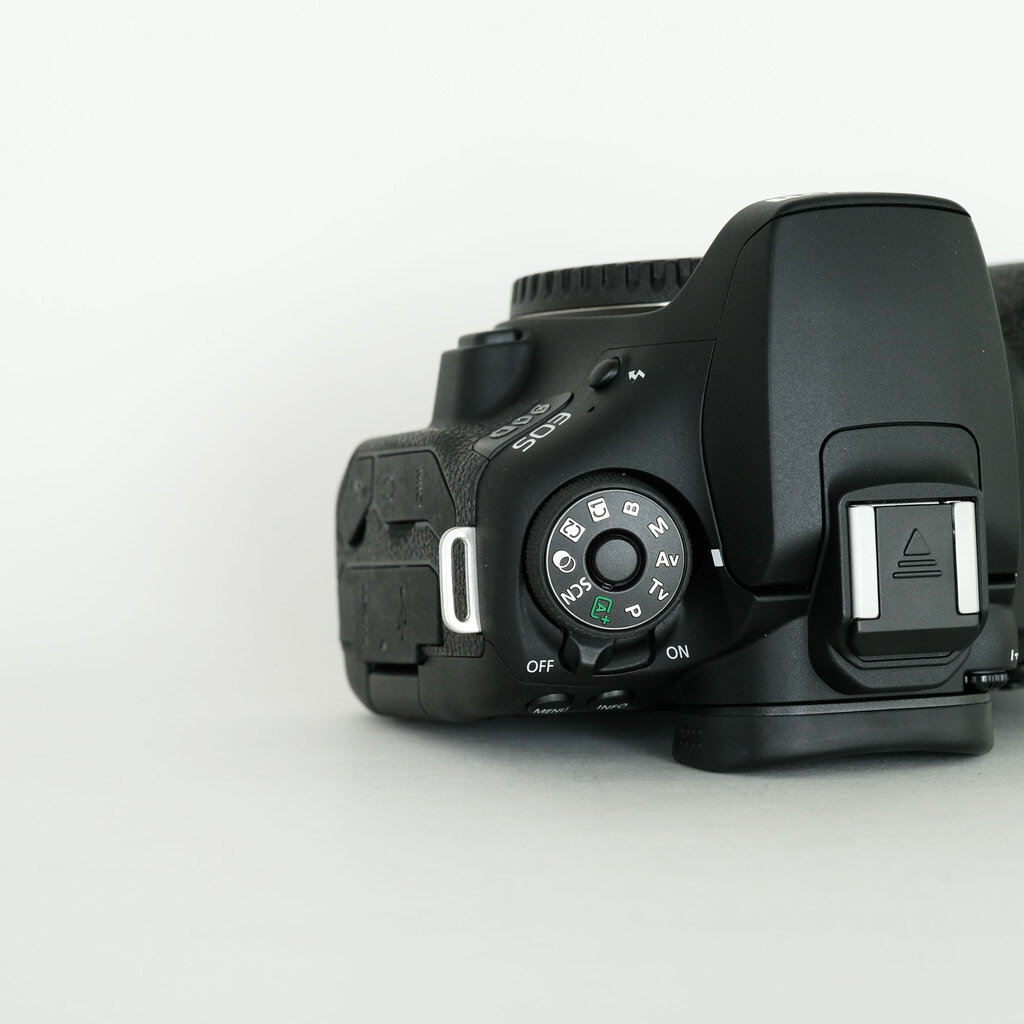 Canon EOS 90D