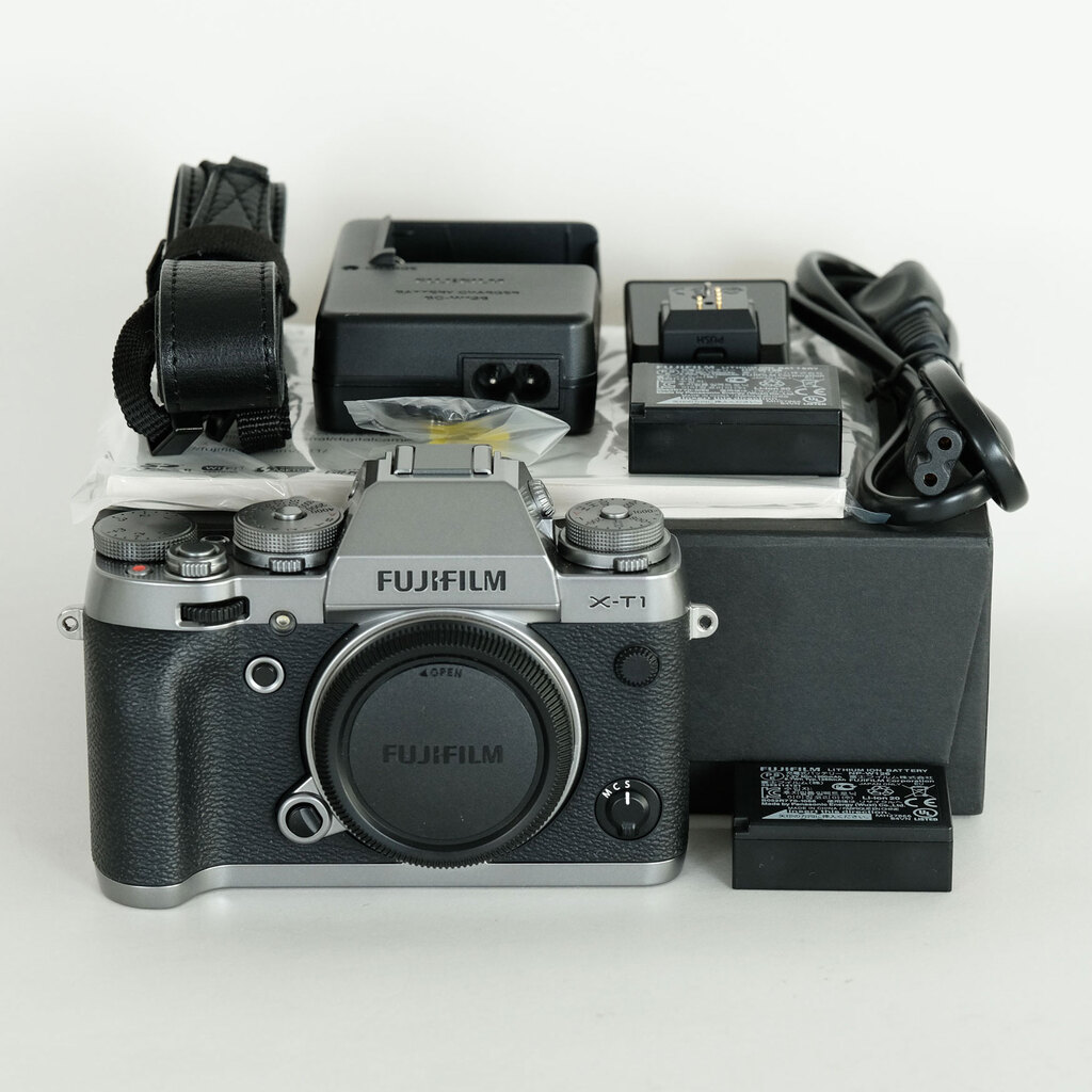 FUJIFILM X-T1 FUJIFILM X-T1