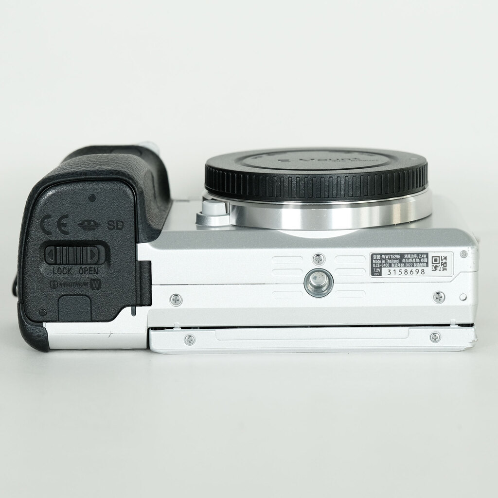 【使用僅か美品】SONY α6400 ILCE-6400  ボディ 期間限定値下げ】SONY α6400ボディ ILCE-6400