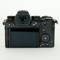 Panasonic LUMIX DC-S5 Panasonic LUMIX DC-S5