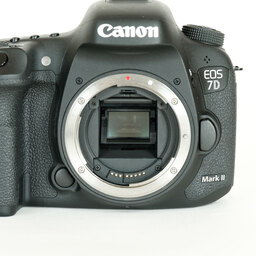 Canon EOS 7D Mark II Canon EOS 7D Mark II