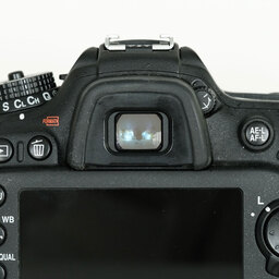 Nikon D7200 バッテリーパックキット Nikon D7200 バッテリーパックキット