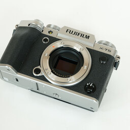 FUJIFILM X-T5 FUJIFILM X-T5