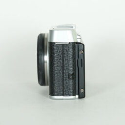 FUJIFILM X-A1 ボディ シルバー