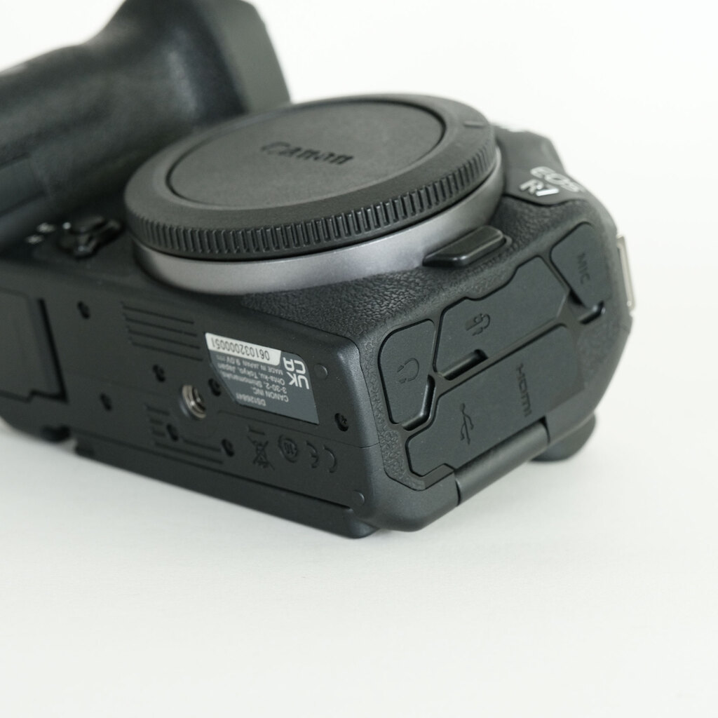 Canon EOS R7 Canon EOS R7